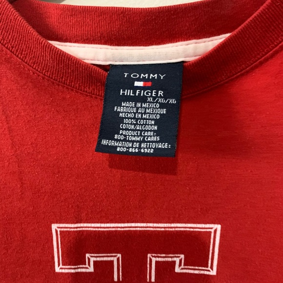 Tommy Hilfiger T-shirt - Picture 2 of 3